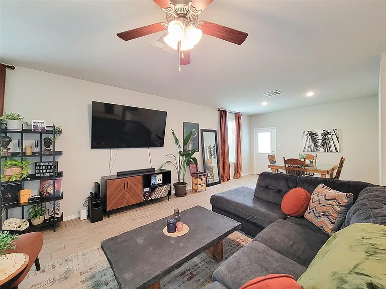24802 Winema Woods Ln — Photo 3
