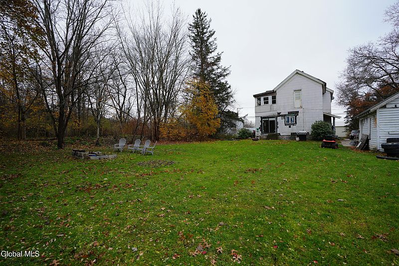 4th image of 355 Main Street