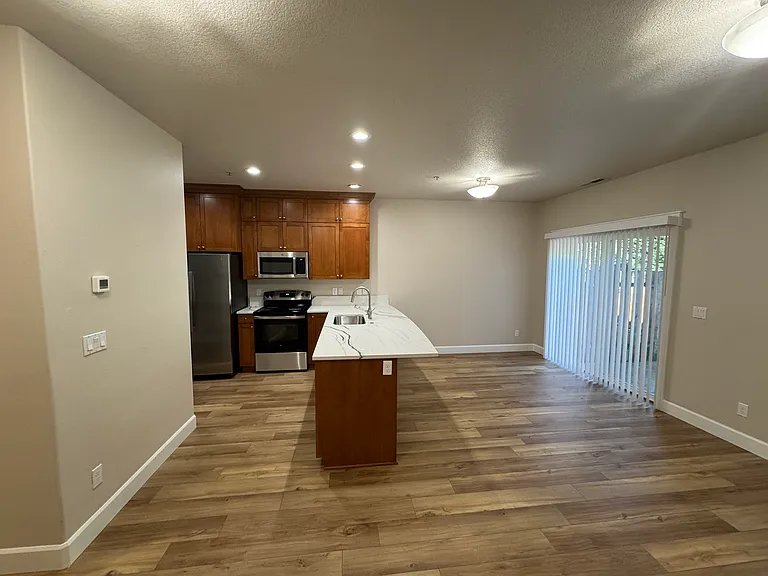 211 Silver St #D — Photo 4