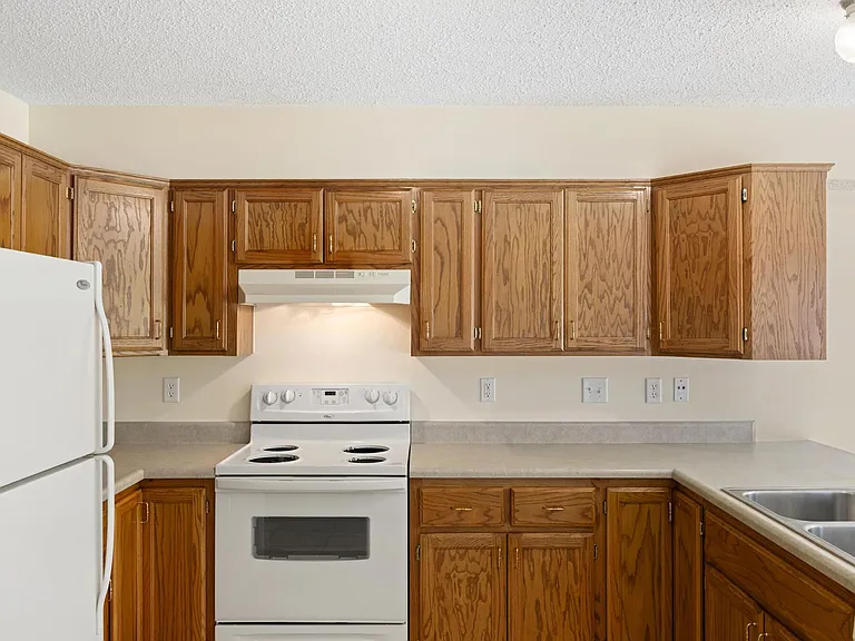 Pebblebrook Apartments — Photo 33