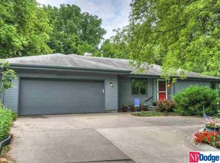 21417 Ridgewood Rd, Elkhorn, NE 68022