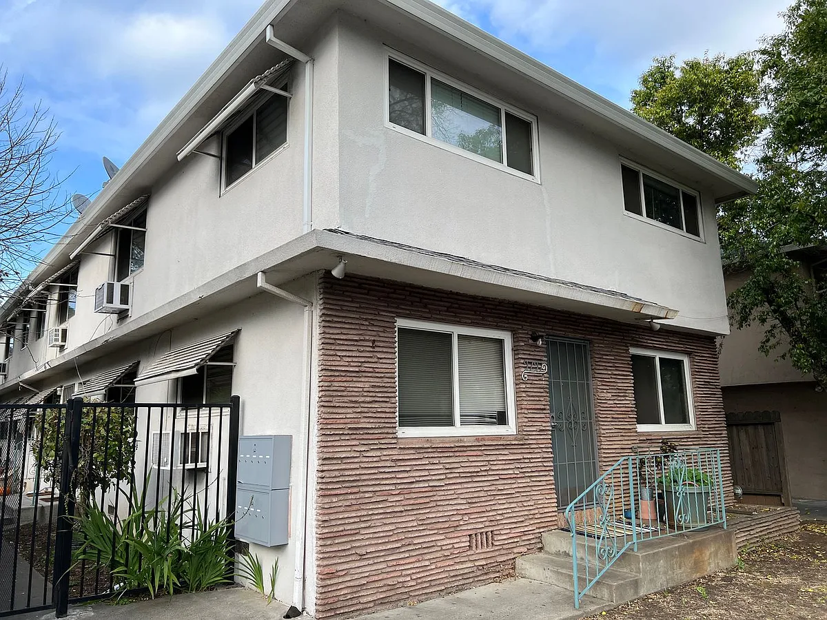 Primary Photo - 2727 V Street - Apts