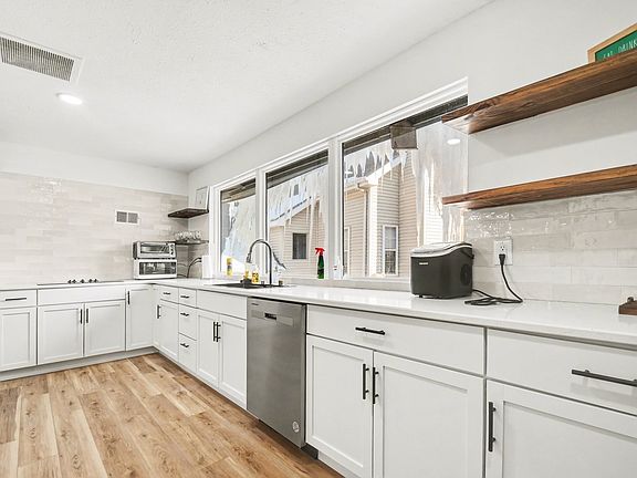 5th image of 716 N Niles Ave #1011