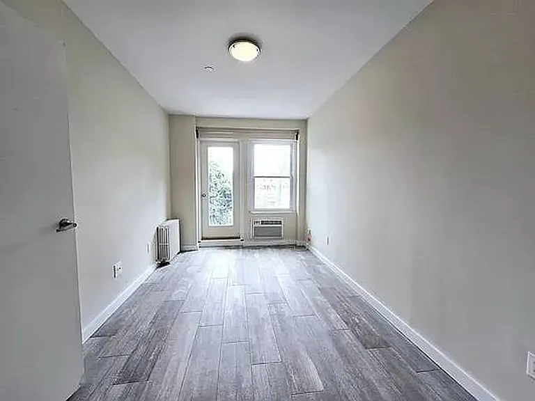 211 61st St #3 — Photo 17