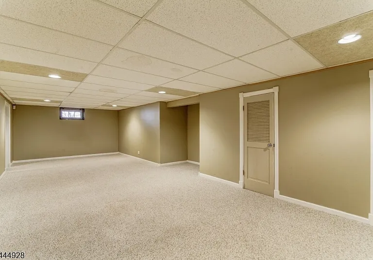 62 Candlewood Dr — Photo 15