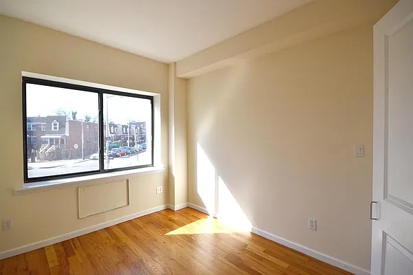 Rented by Evergreen Apartments BK | media 9