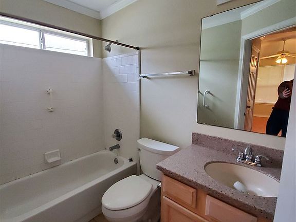 5th image of 5595 Millbend Pl