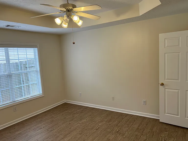 2153 Franklin St — Photo 12