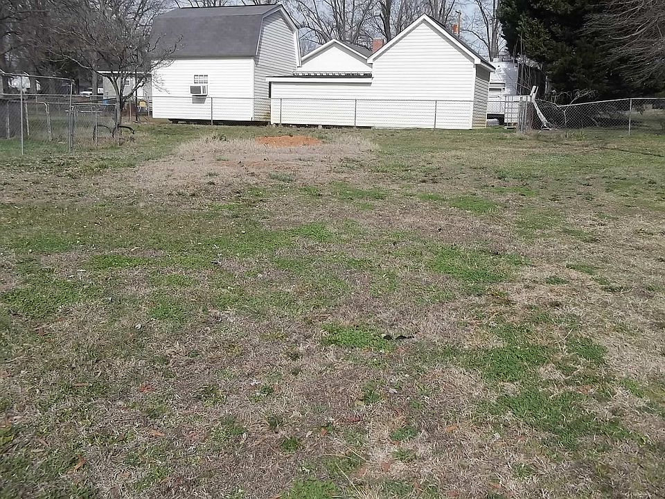 2nd image of 732 Pine St