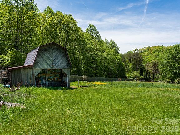 4th image of 838 Hidden Valley Rd