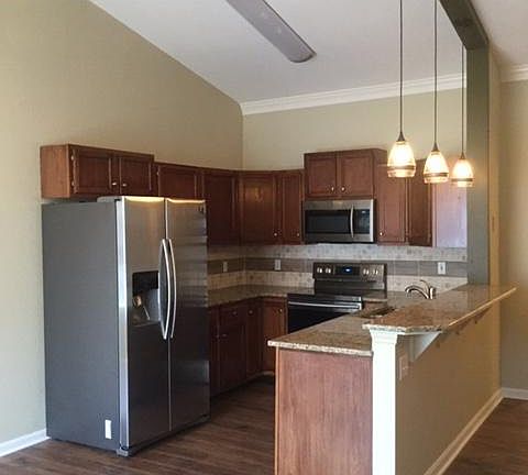 5th image of 1010 Wildacre Way