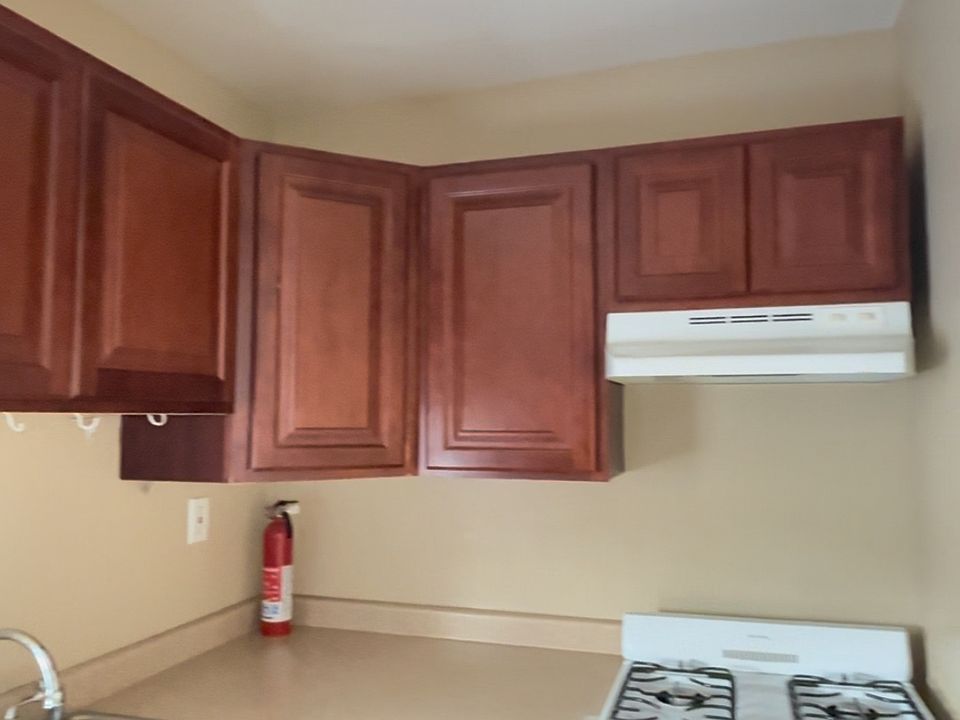 2nd image of 35 Monticello Ave Floor 3