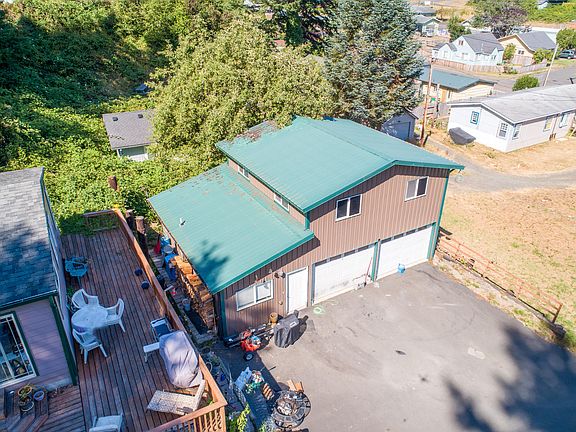 5th image of 1043 NW Burch Ln