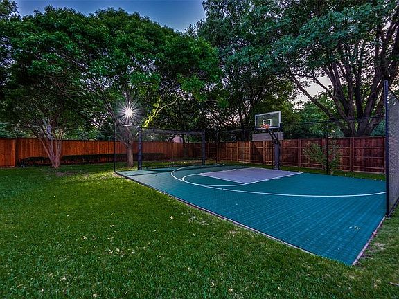 2nd image of 4242 Park Ln