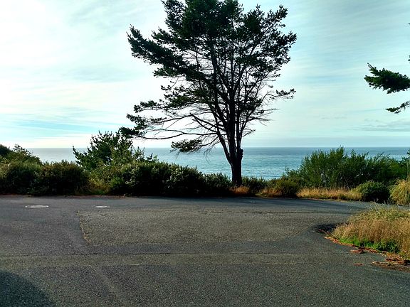 5th image of 192 Dolphin Dr
