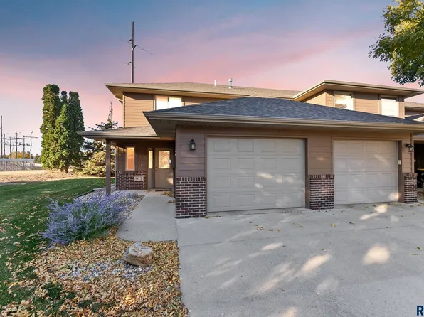 915 S Joseph Pl, Sioux Falls, SD 57106