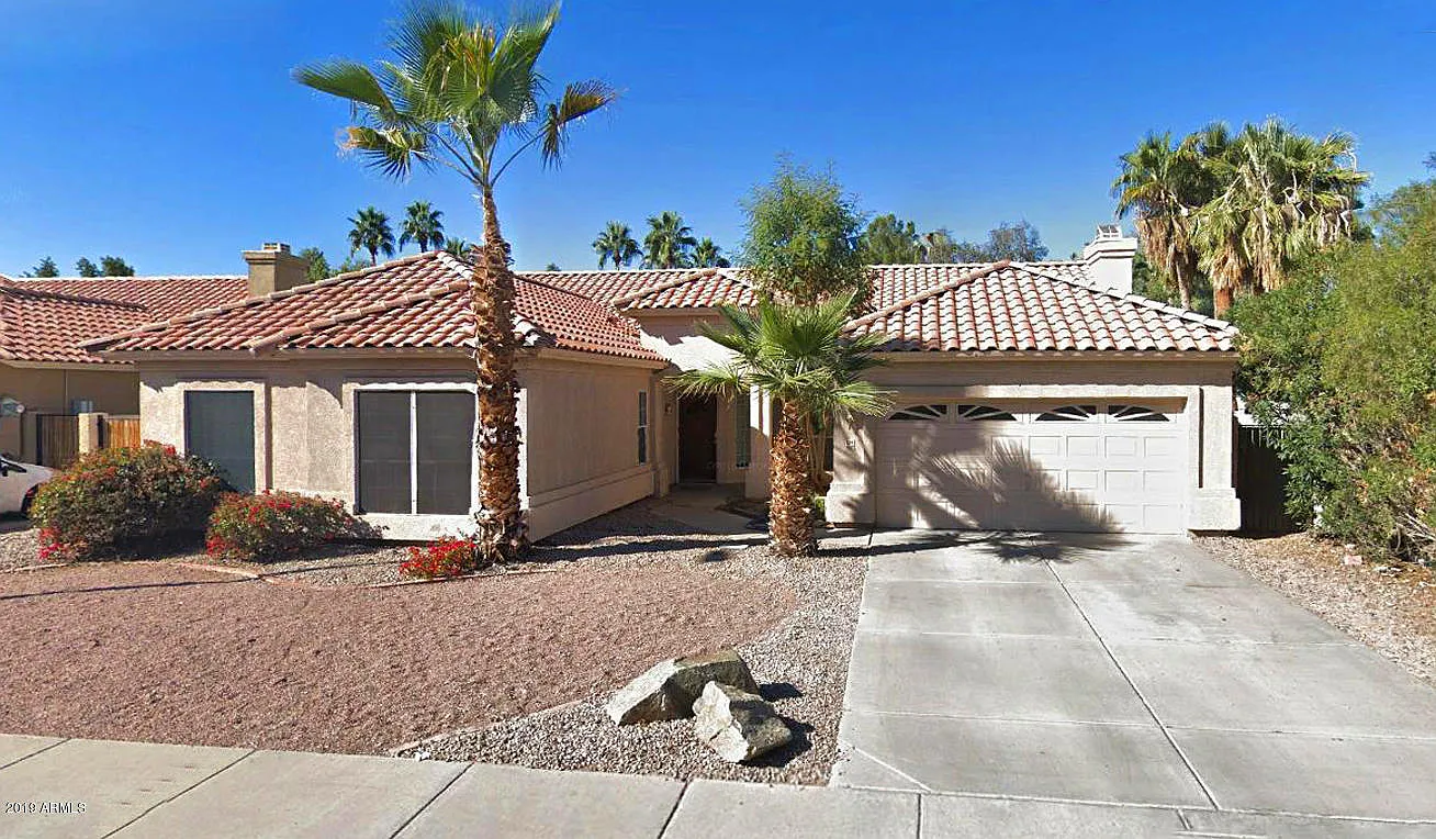 4 bed, 2.0 bath, 2196 sqft, $3,050 — Photo 1