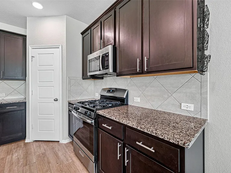 21522 Autumn Summit St — Photo 15
