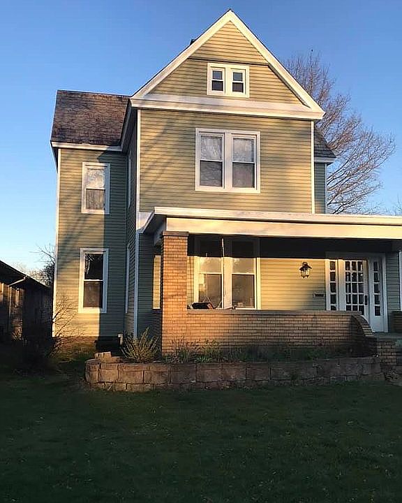 1st image of 473 N Broadway St