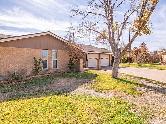 3rd image of 3907 Placid Ct
