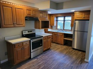 17 Garfield St, Greenfield, MA 01301
