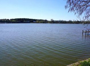 12 Wagners Ln, Baltimore, MD 21221