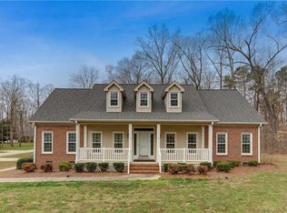 515 Hunt Forest Ct, Pleasant Garden, NC 27313
