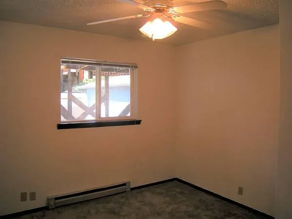 323 N Main Ave — Photo 6