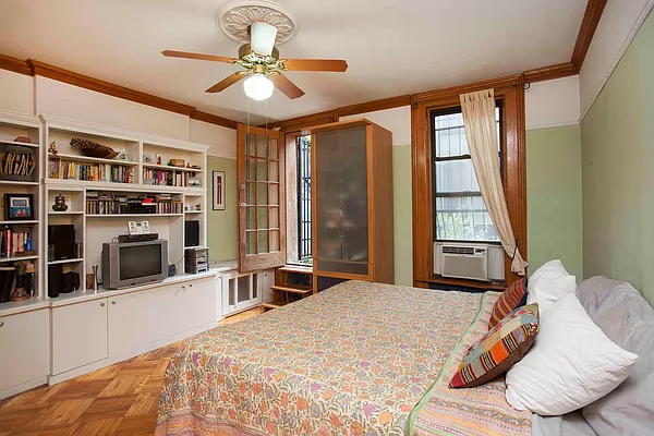 Sold by RES New York | media 20