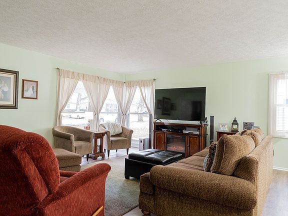 2nd image of 106 N Tyrone Dr