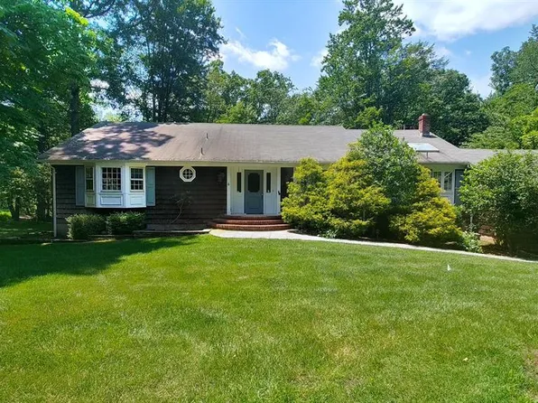 7 Anona Dr, Upper Saddle River, NJ 07458