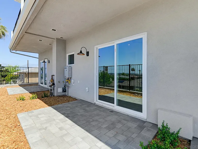 5434 Church Ave — Photo 27
