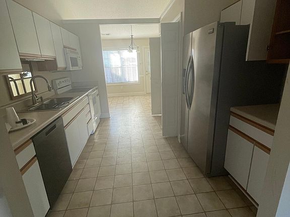 4th image of 3608 Palmer Dr #B