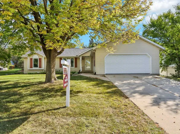 3017 Maple Grv, Madison, WI 53719