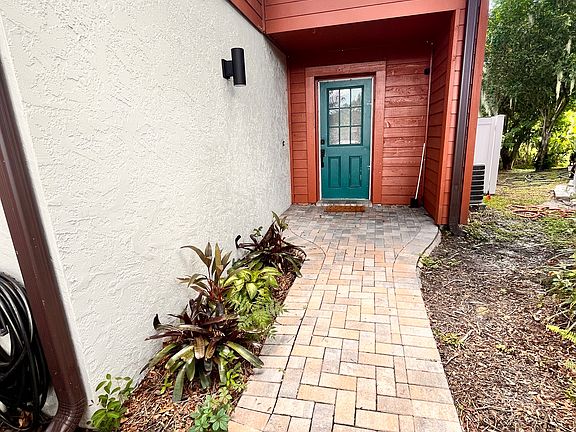 3rd image of 641 Fairwood Forest Dr