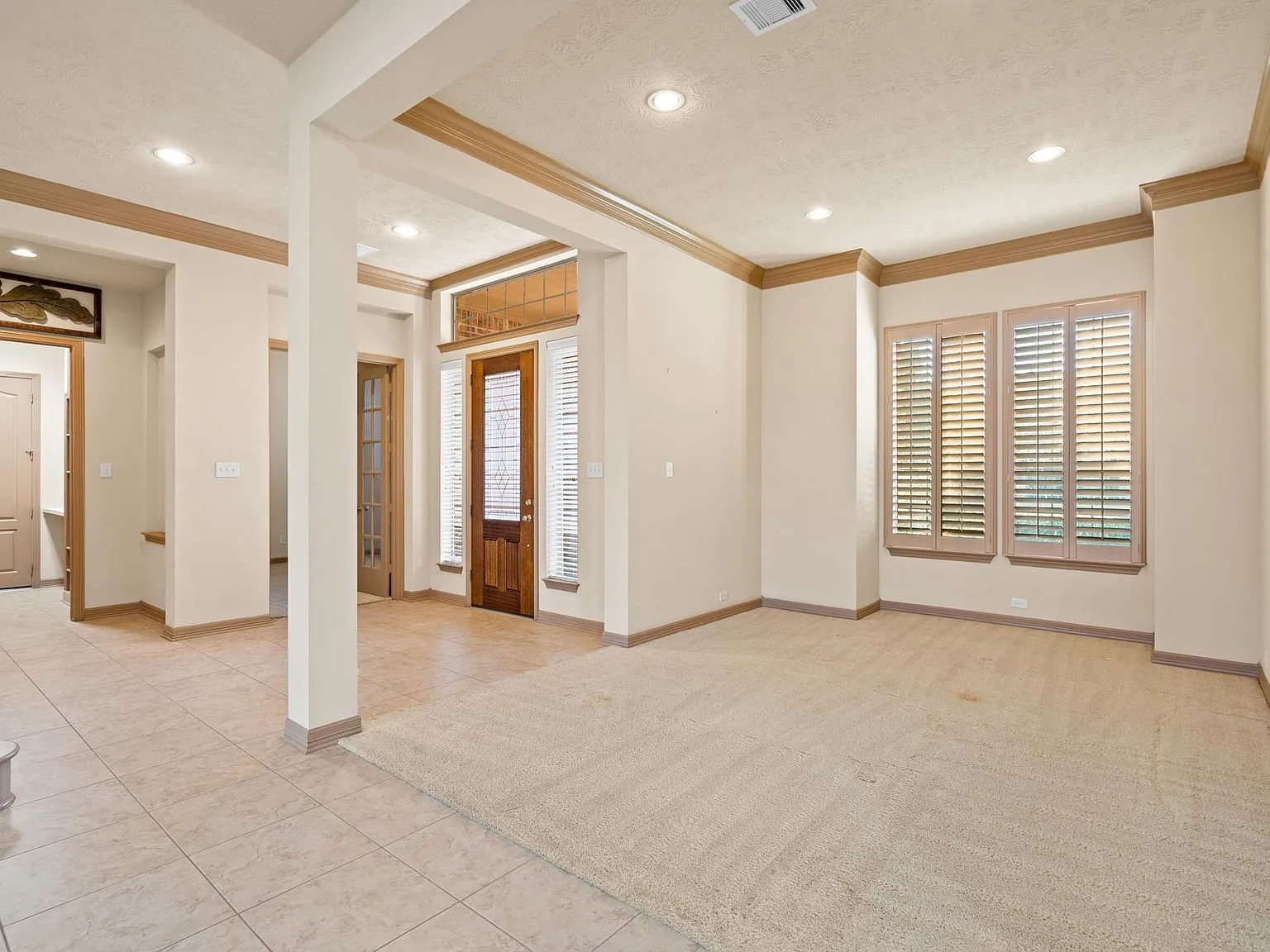 4 bed, 3.5 bath, 4034 sqft, $3,300 — Photo 3