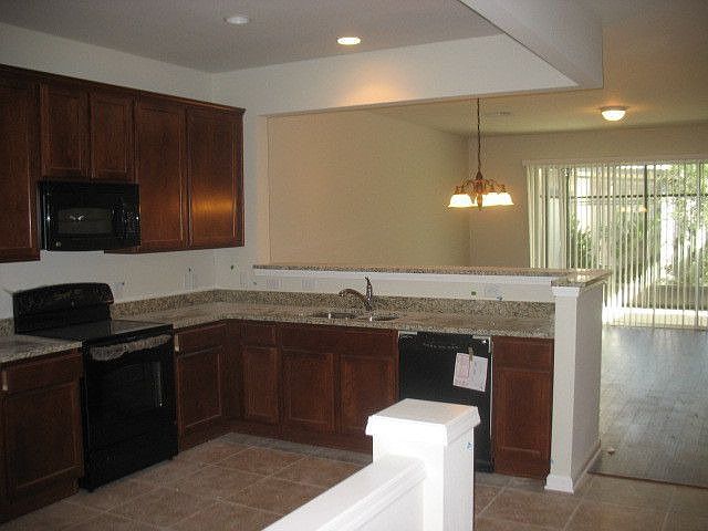 2nd image of 2106 Wolfskill Pl