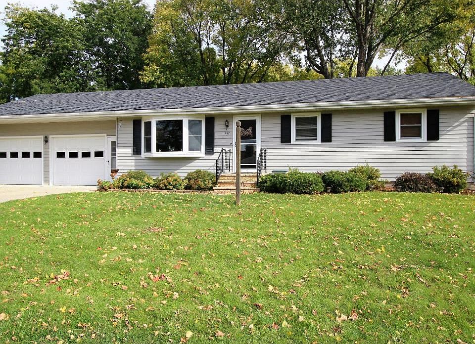 1st image of 737 Elm Ct