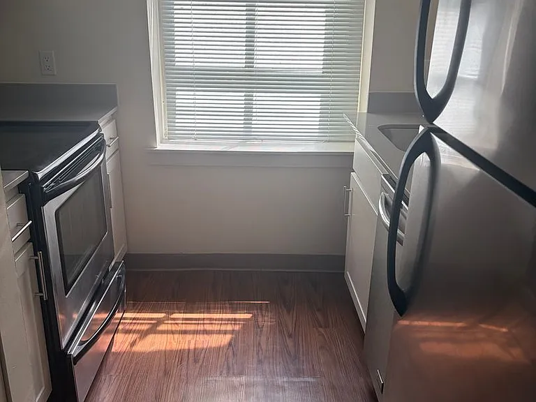 24-30 S Bank St #206 — Photo 19