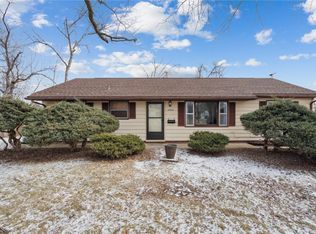 3706 Oakland Rd NE, Cedar Rapids, IA 52402