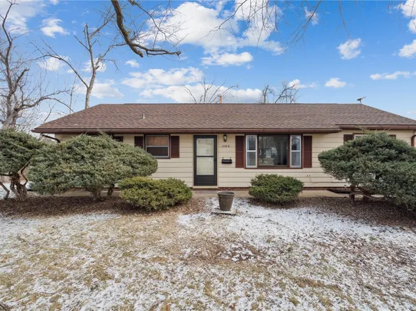 3706 Oakland Rd NE, Cedar Rapids, IA 52402