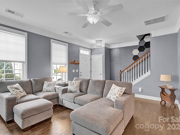 4th image of 132 Morning Mist Ln #A