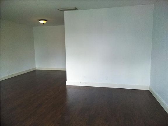 2nd image of 4320 SW 6th St #204