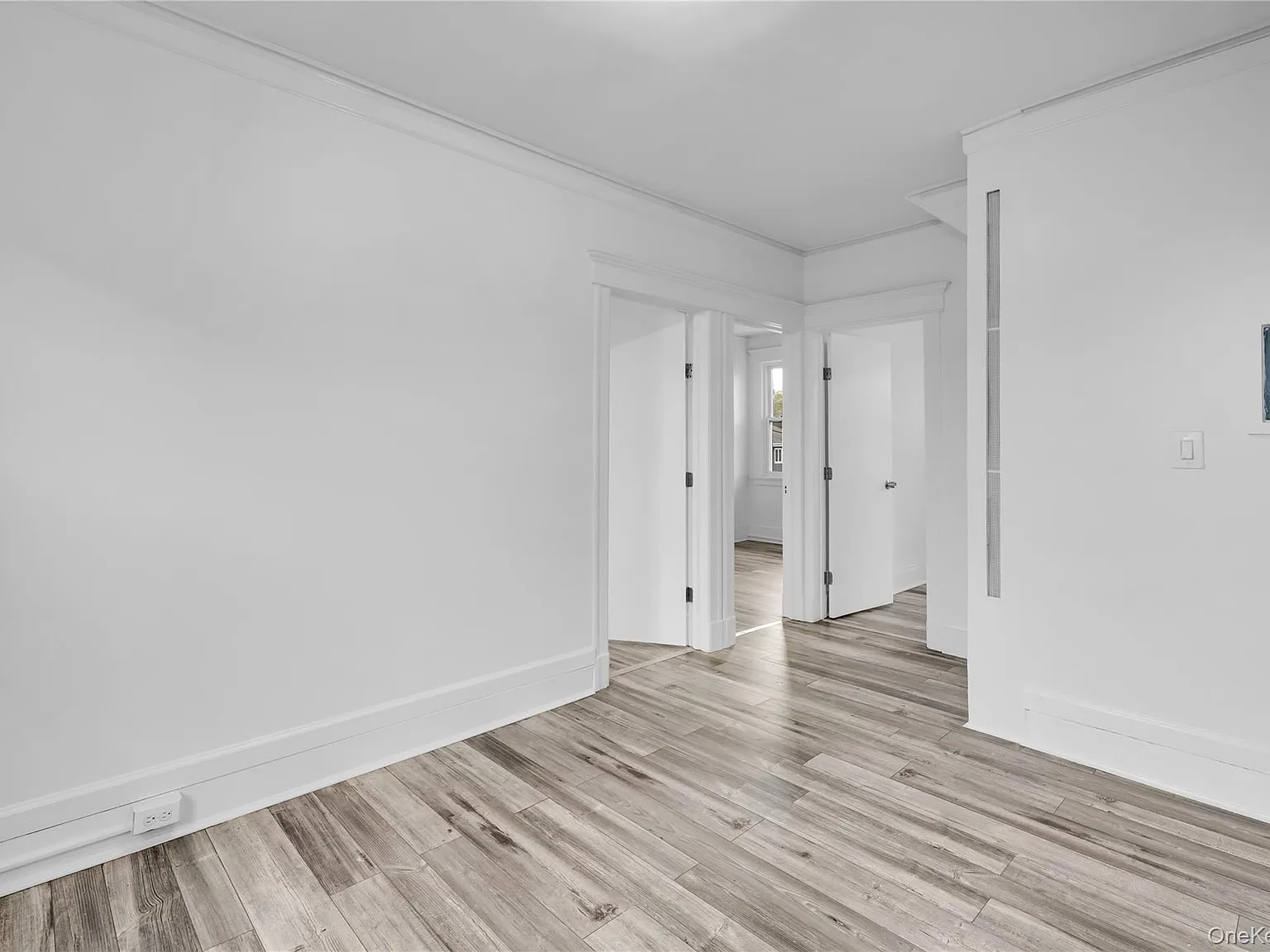 2 bed, 1.0 bath, 2210 sqft, $3,800 — Photo 2