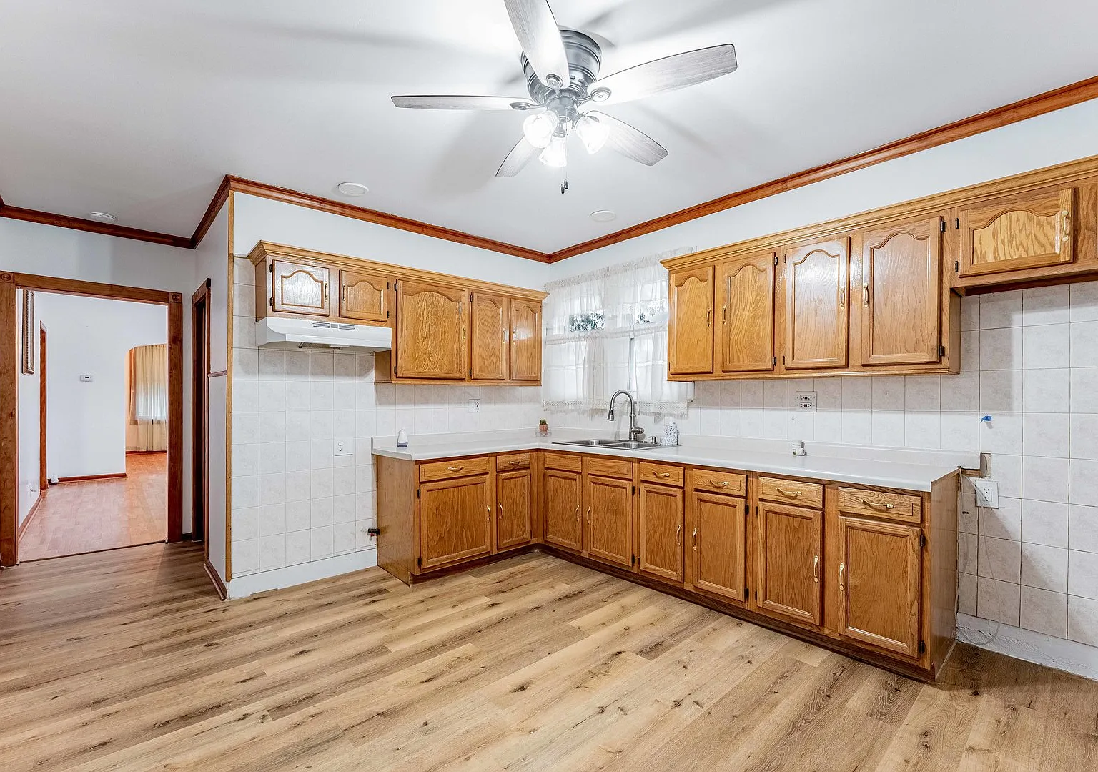 2 bed, 1200 sqft, $1,600 — Photo 4