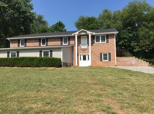 1404 Ebenezer Rd, Knoxville, TN 37922