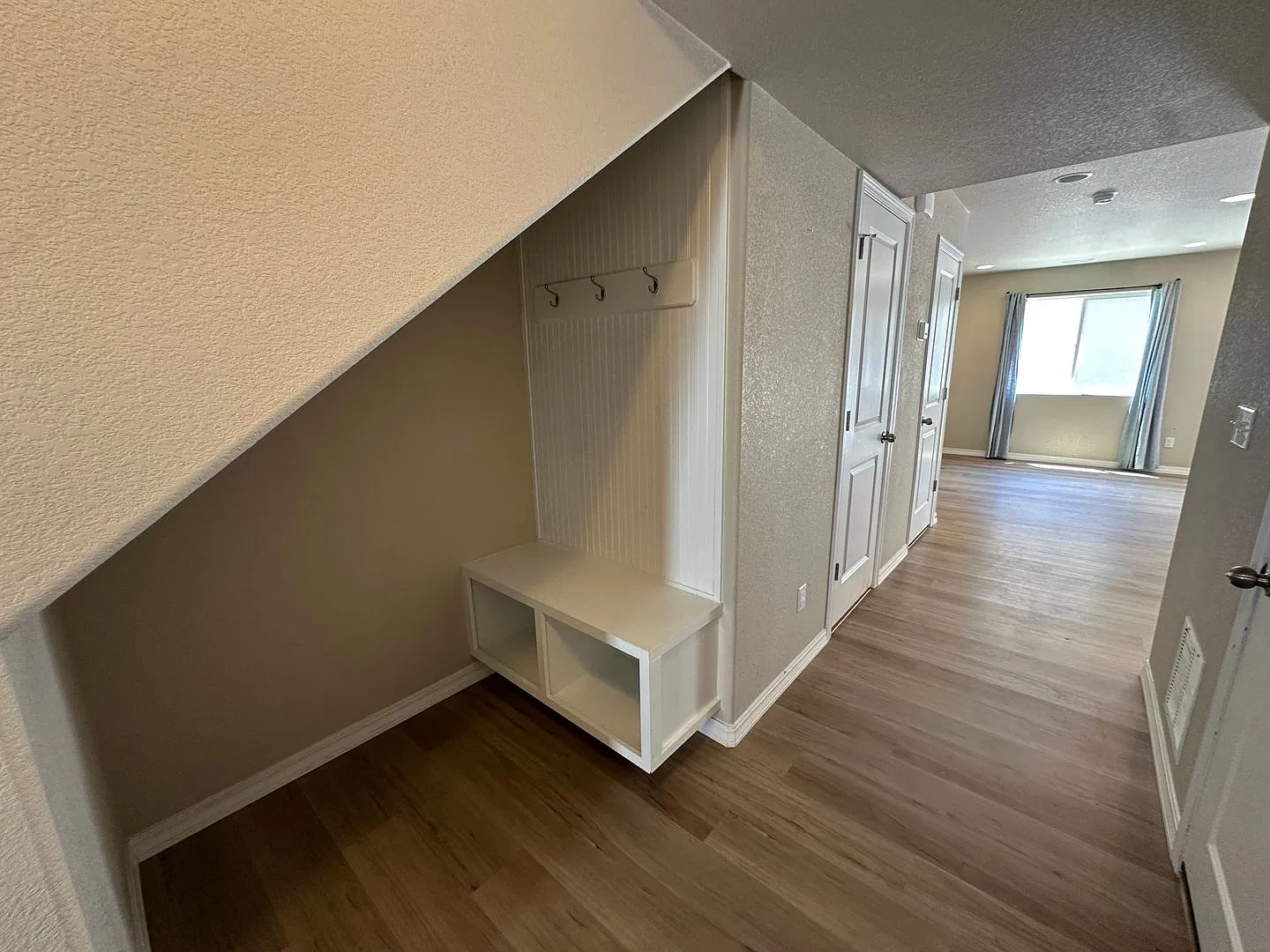 Modern Living in Skyview Village — Photo 2