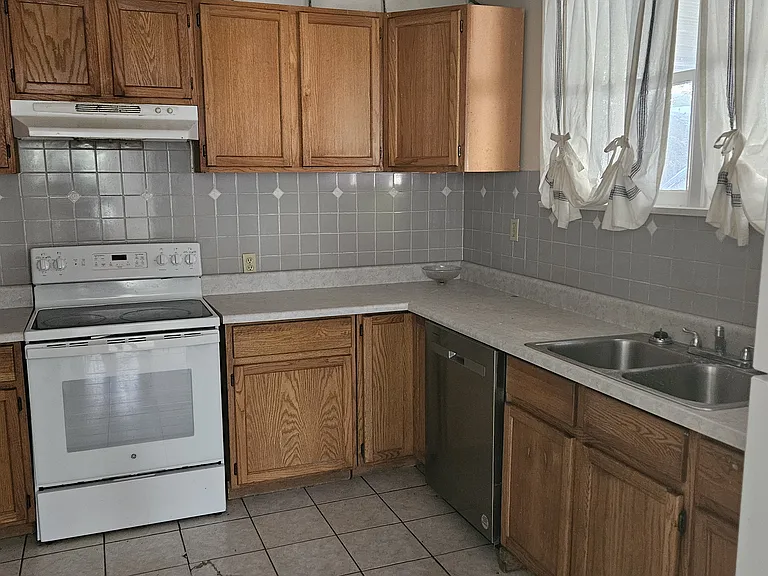 2737 Scenic Hwy — Photo 7