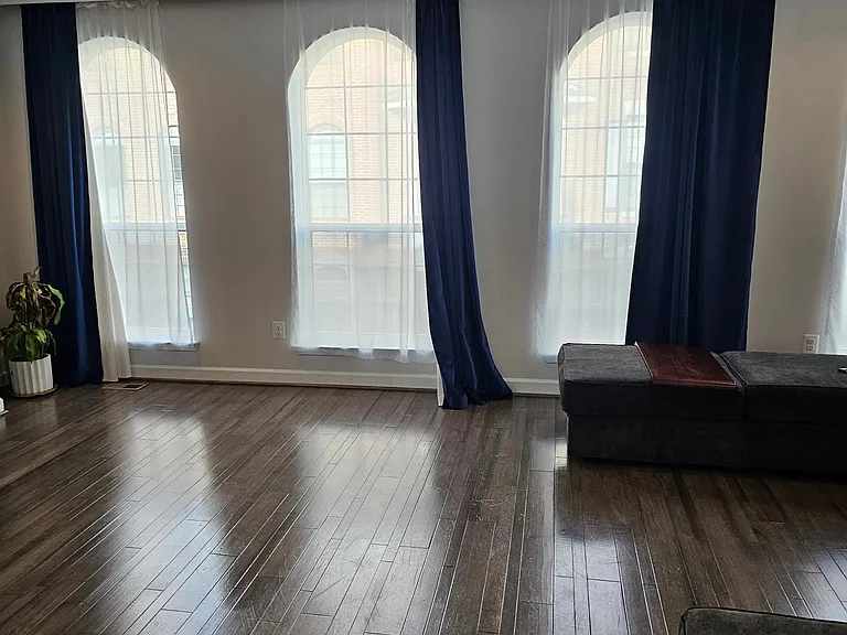 602 Leigh Way — Photo 1