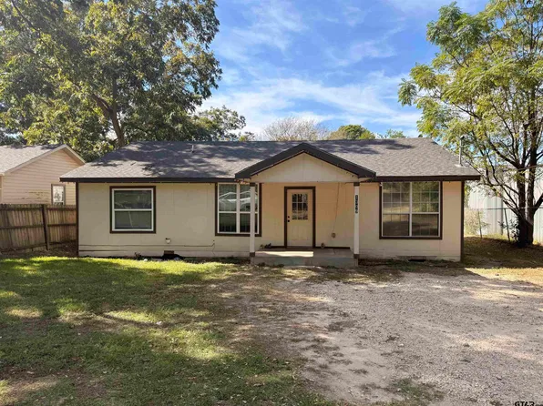 1309 N Crockett Ave, Mt Pleasant, TX 75455